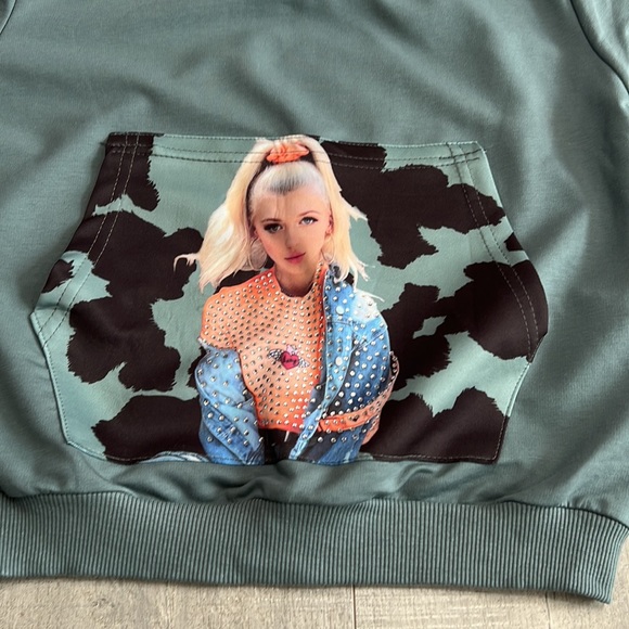 🟢 BUNDLE SALE 2 for $20 - NWOT Girls Sweatshirt - Picture 3 of 12